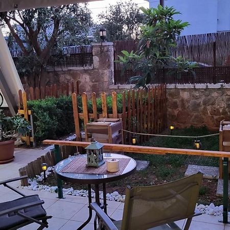M&M Airport Stop Garden Apartment Spáta Екстериор снимка
