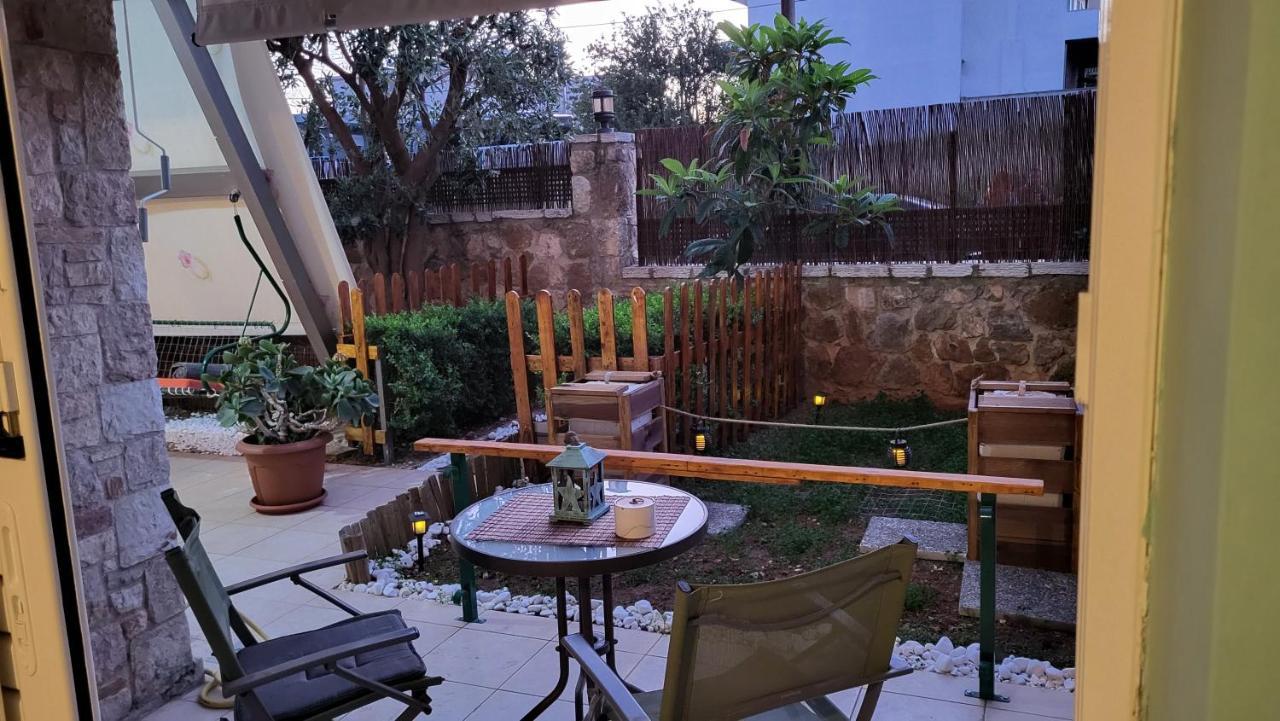 M&M Airport Stop Garden Apartment Spáta Екстериор снимка