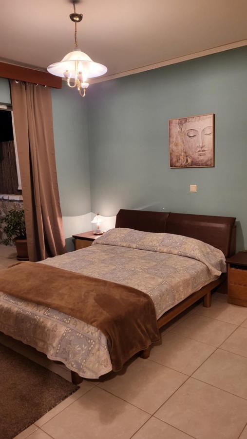 M&M Airport Stop Garden Apartment Spáta Екстериор снимка