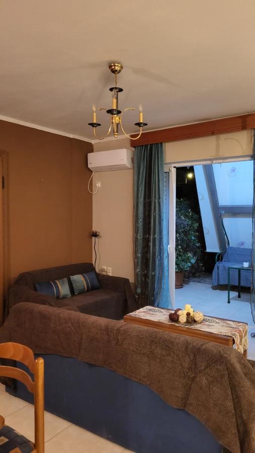 M&M Airport Stop Garden Apartment Spáta Екстериор снимка