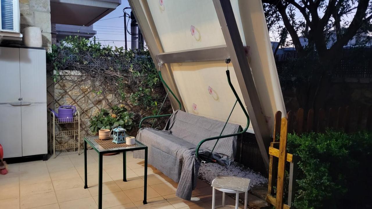 M&M Airport Stop Garden Apartment Spáta Екстериор снимка