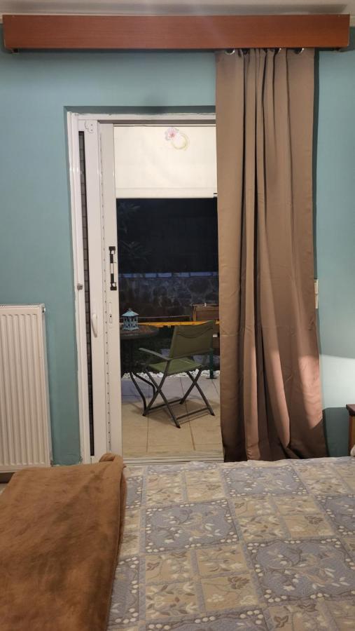 M&M Airport Stop Garden Apartment Spáta Екстериор снимка