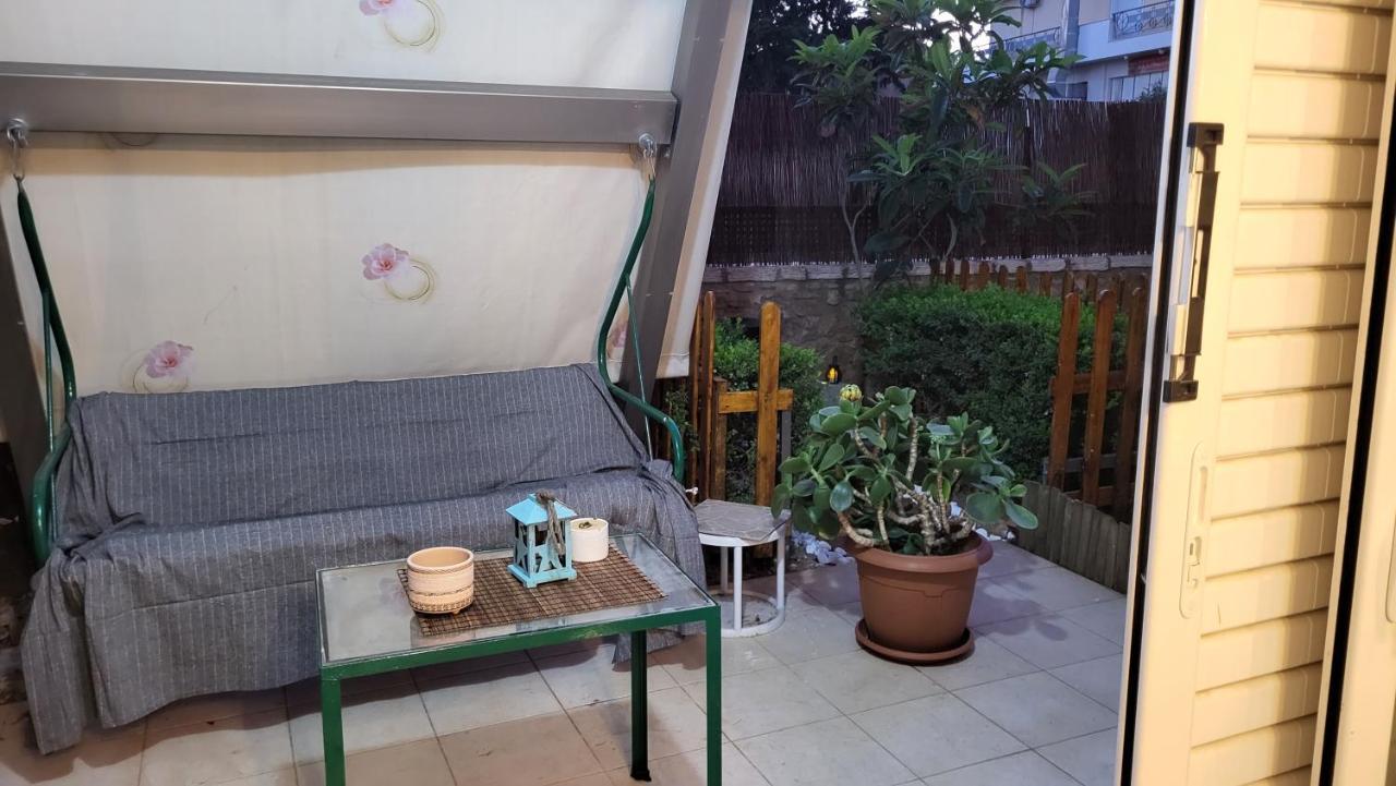 M&M Airport Stop Garden Apartment Spáta Екстериор снимка