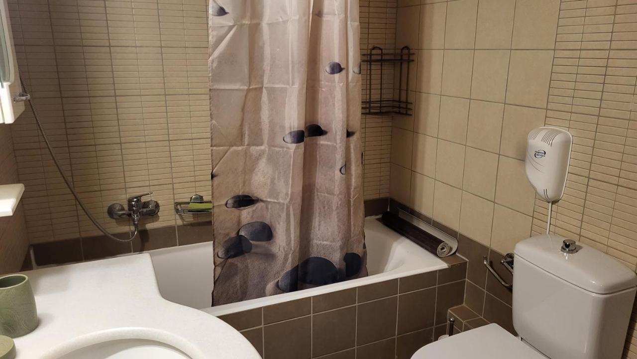 M&M Airport Stop Garden Apartment Spáta Екстериор снимка